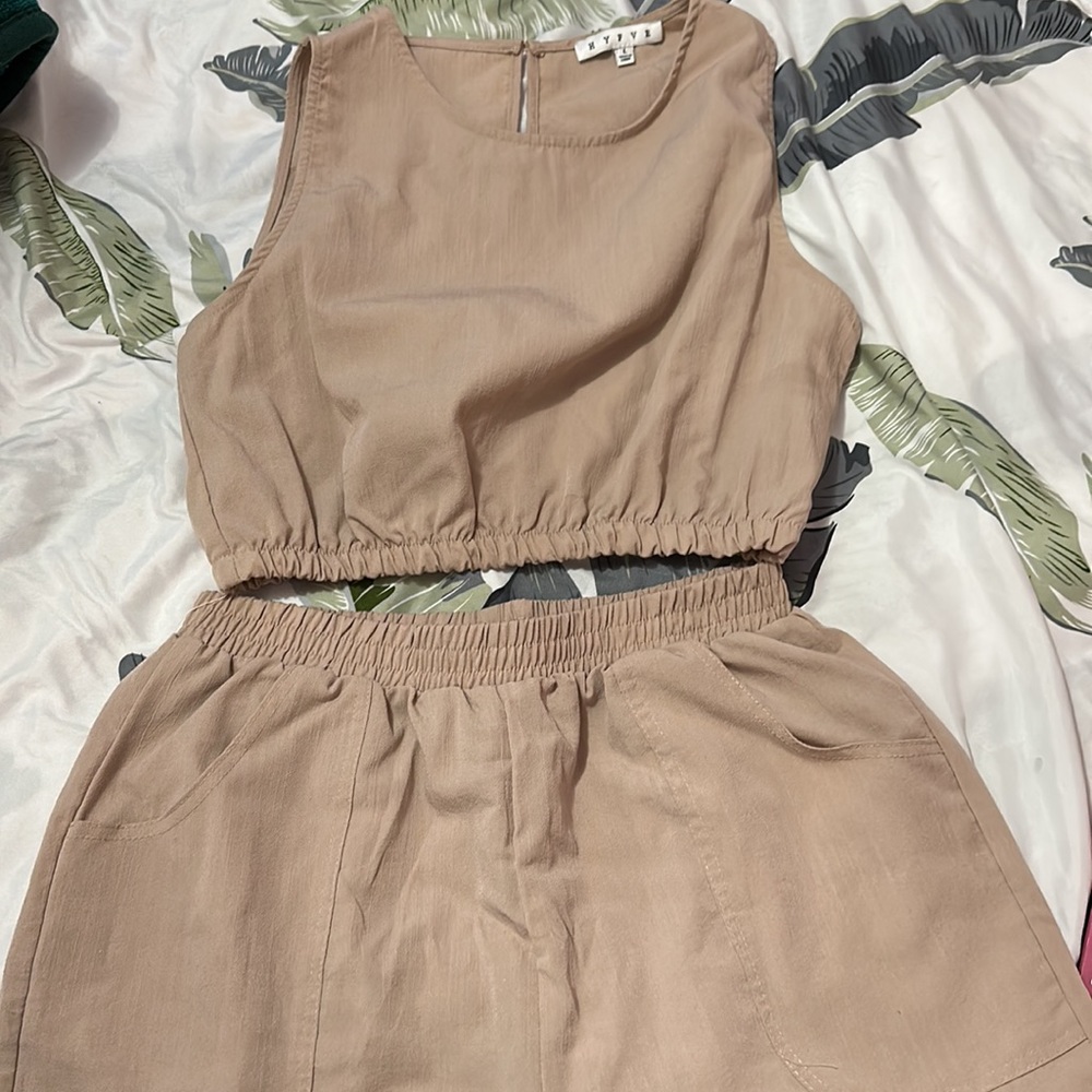 Tan L crop top set